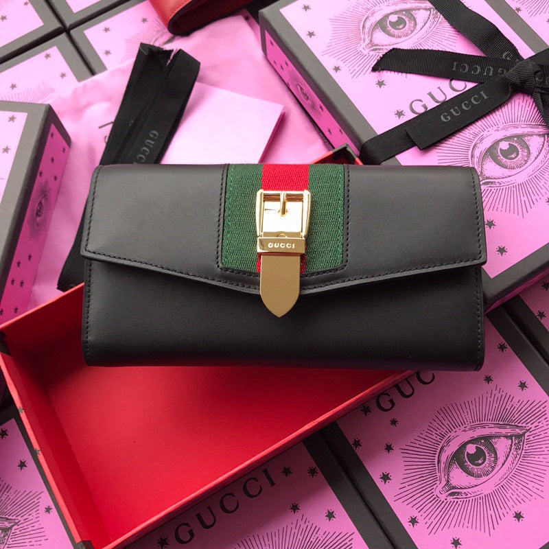 Gucci Luxury Bags 885