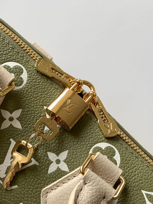 Alice Bags- Louis Vuittons - 16369