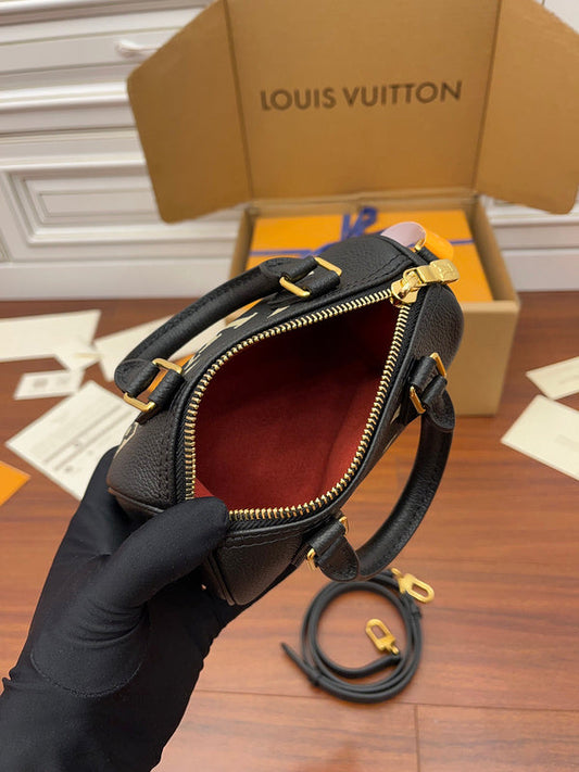 Alice Bags- Louis Vuittons - 16201