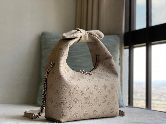 Alice Bags- Louis Vuittons - 16385