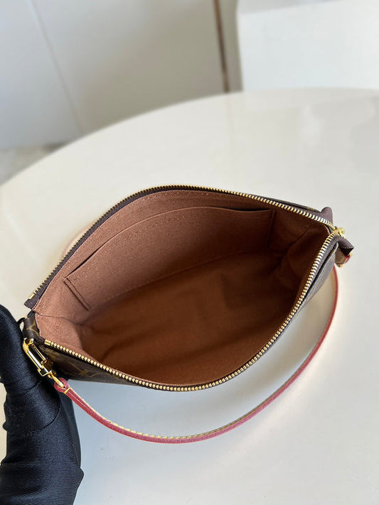 Alice Bags- Louis Vuittons - 16545