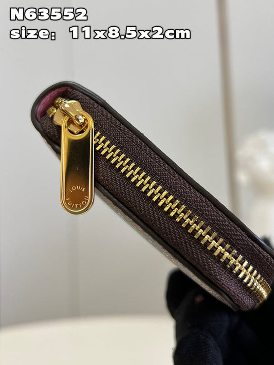 Alice Bags- Louis Vuittons - 16038
