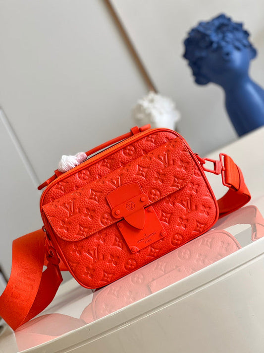 Alice Bags- Louis Vuittons - 16415