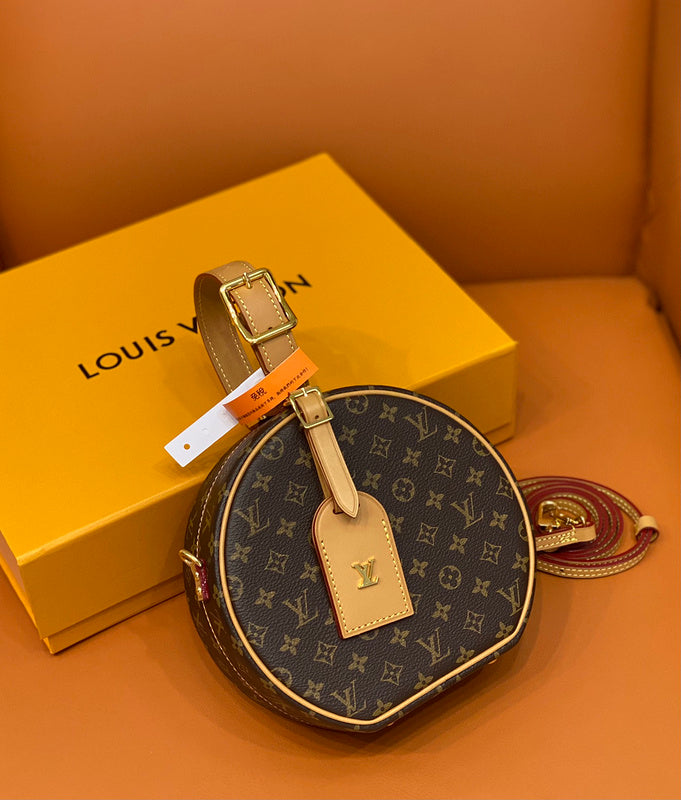 Alice Bags- Louis Vuittons - 16135