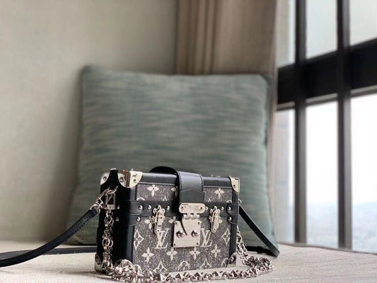 Alice Bags- Louis Vuittons - 16028