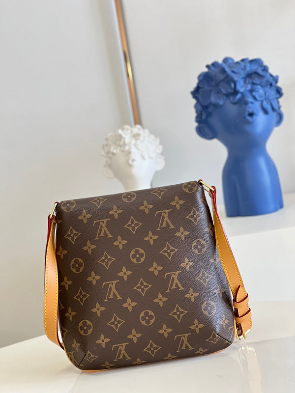 Alice Bags- Louis Vuittons - 16414