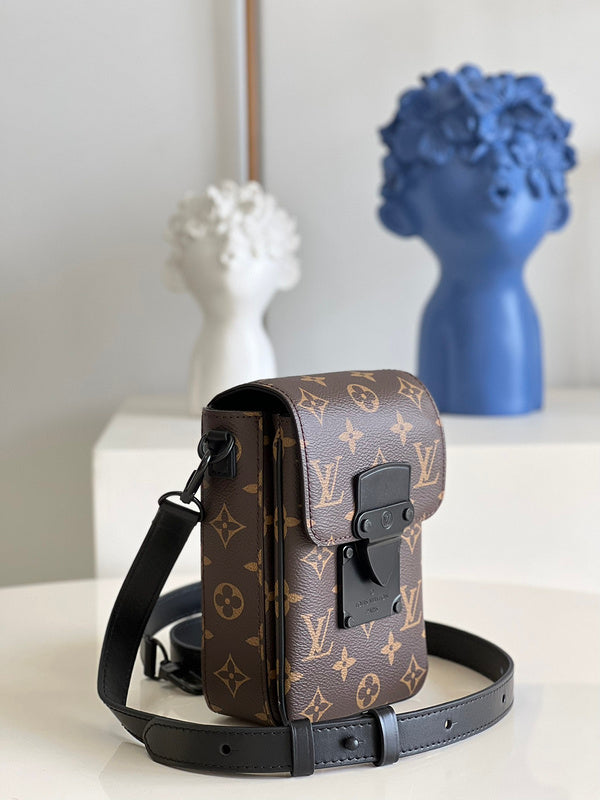 Alice Bags- Louis Vuittons - 16425