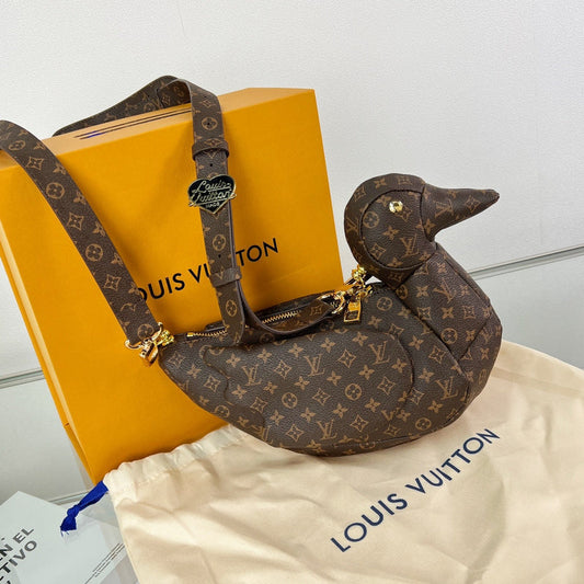 Alice Bags- Louis Vuittons - 16602