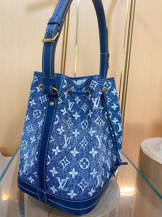 Alice Bags- Louis Vuittons - 16718