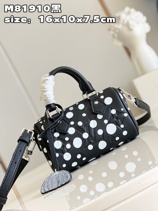 Alice Bags- Louis Vuittons - 15912