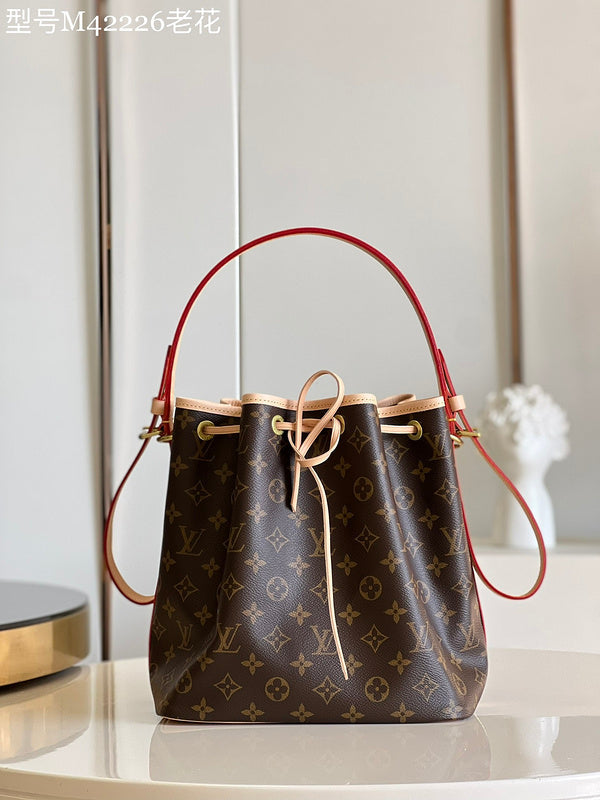 Alice Bags- Louis Vuittons - 16203