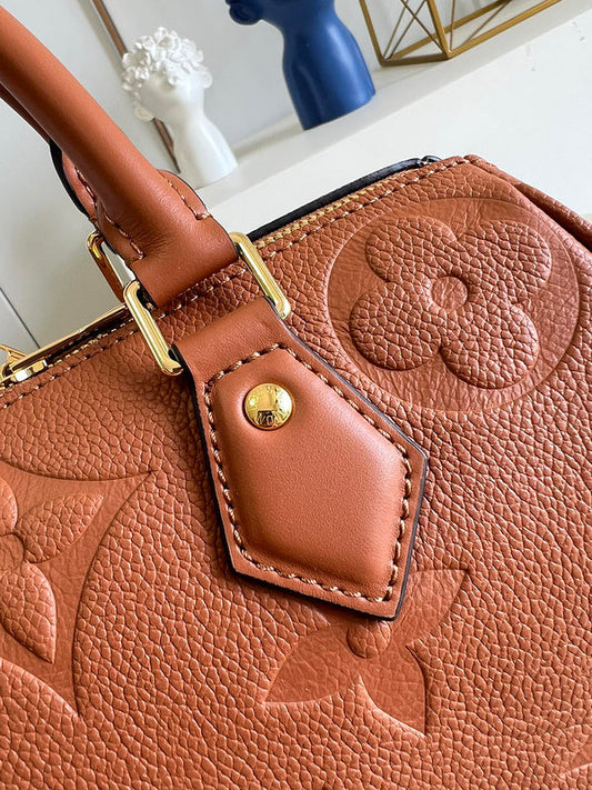 Alice Bags- Louis Vuittons - 16307
