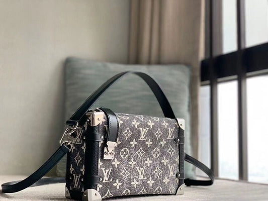 Alice Bags- Louis Vuittons - 16026