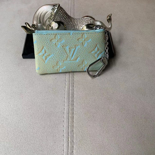 Alice Bags- Louis Vuittons - 16374
