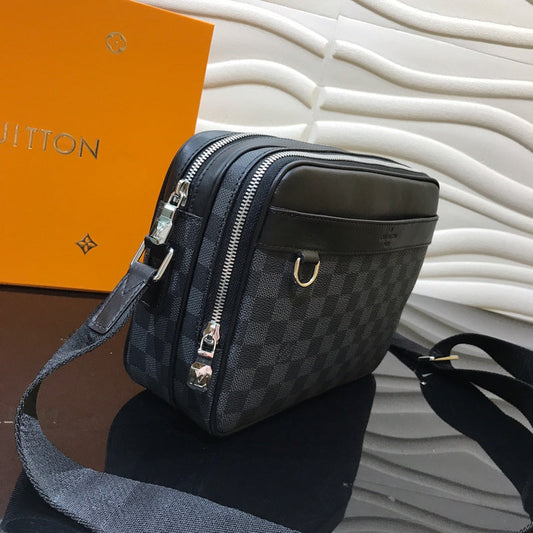 Alice Bags- Louis Vuittons - 16556