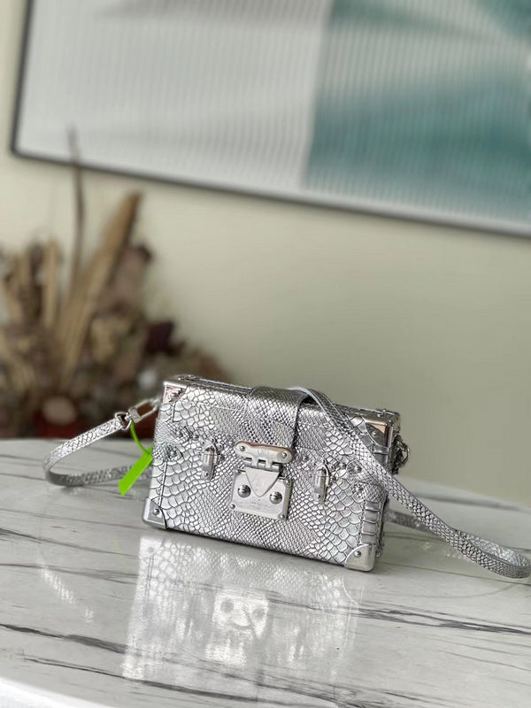 Alice Bags- Louis Vuittons - 15878