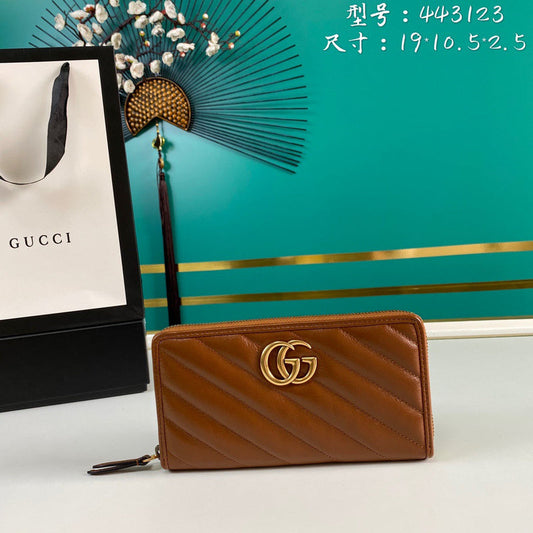 Gucci Luxury Bags 941