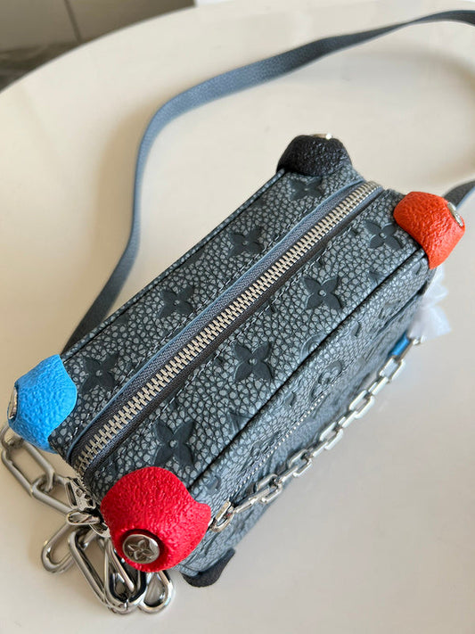 Alice Bags- Louis Vuittons - 16253