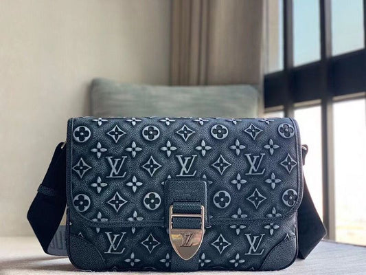 Alice Bags- Louis Vuittons - 15922