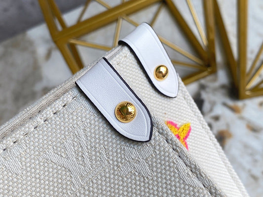 Alice Bags- Louis Vuittons - 16528
