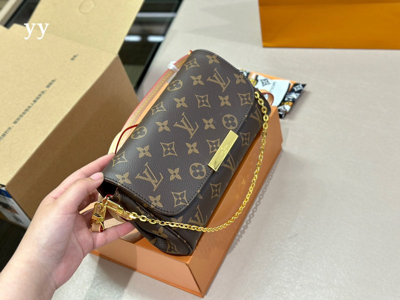 Alice Bags - Louis Vuittons - 14990