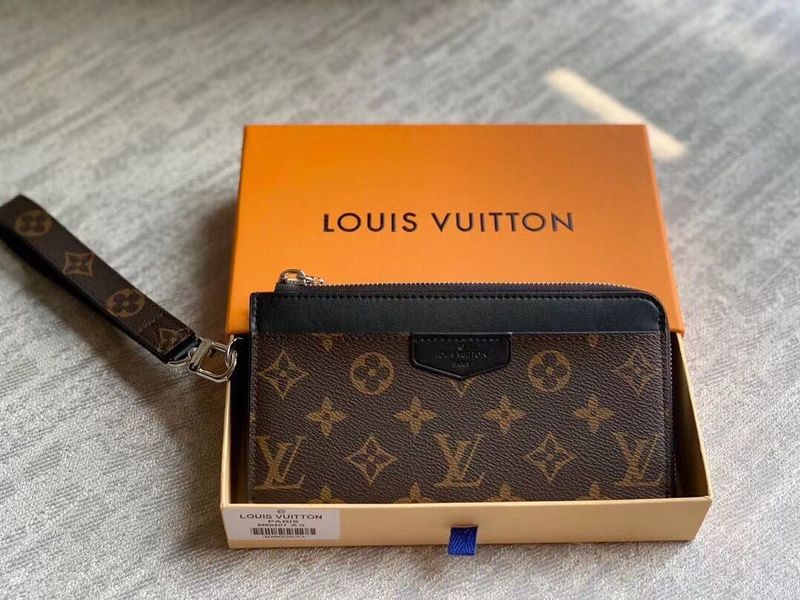 Alice Bags- Louis Vuittons - 16324