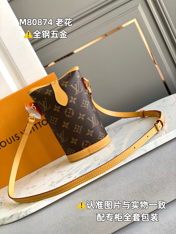 Alice Bags- Louis Vuittons - 15953