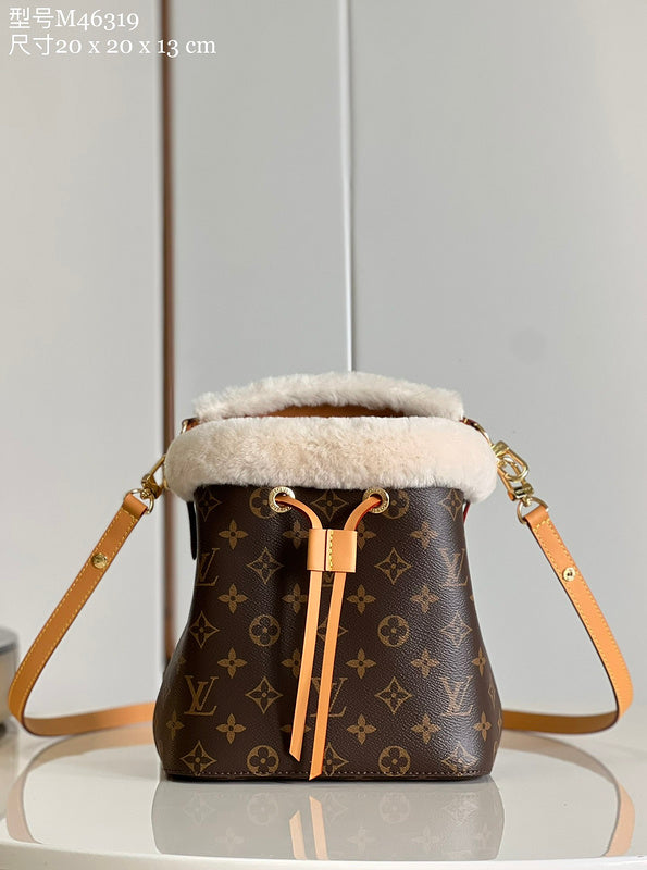 Alice Bags- Louis Vuittons - 16127