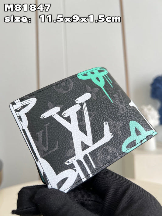 Alice Bags- Louis Vuittons - 15983