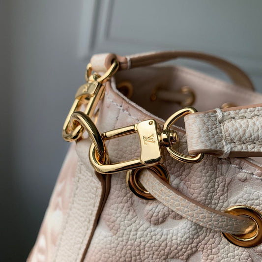 Alice Bags- Louis Vuittons - 16483