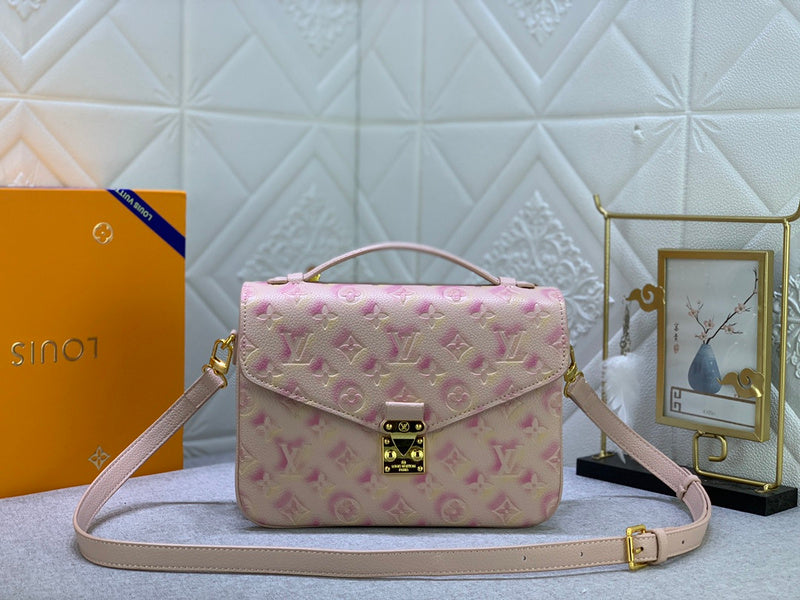 Alice Bags- Louis Vuittons - 16443