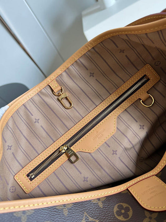 Alice Bags- Louis Vuittons - 16264