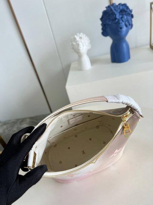 Alice Bags- Louis Vuittons - 16537