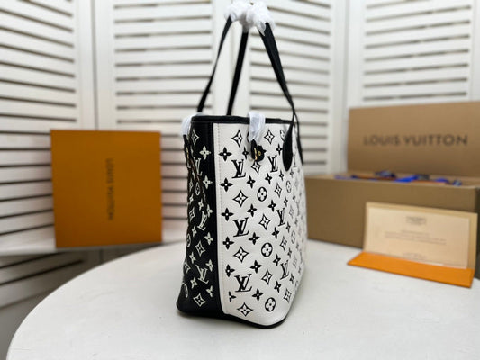 Alice Bags- Louis Vuittons - 16575