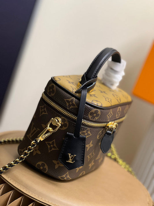 Alice Bags- Louis Vuittons - 16145