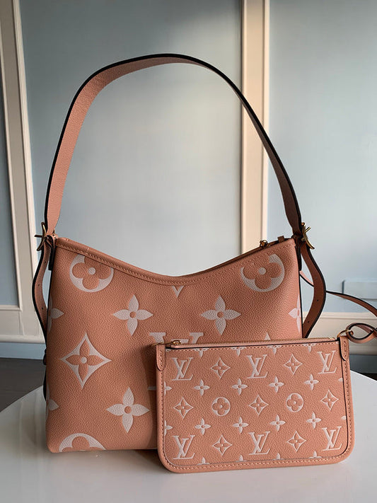 Alice Bags- Louis Vuittons - 16033