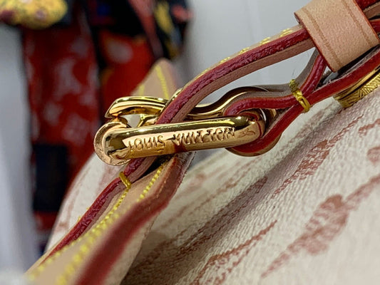 Alice Bags- Louis Vuittons - 16380