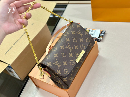 Alice Bags - Louis Vuittons - 14990