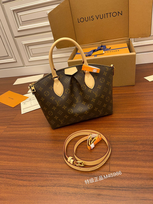 Alice Bags- Louis Vuittons - 16389