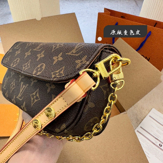 Alice Bags- Louis Vuittons - 15904