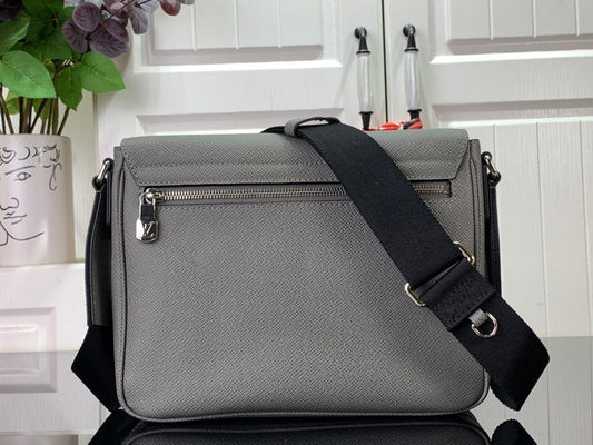 Alice Bags- Louis Vuittons - 16213