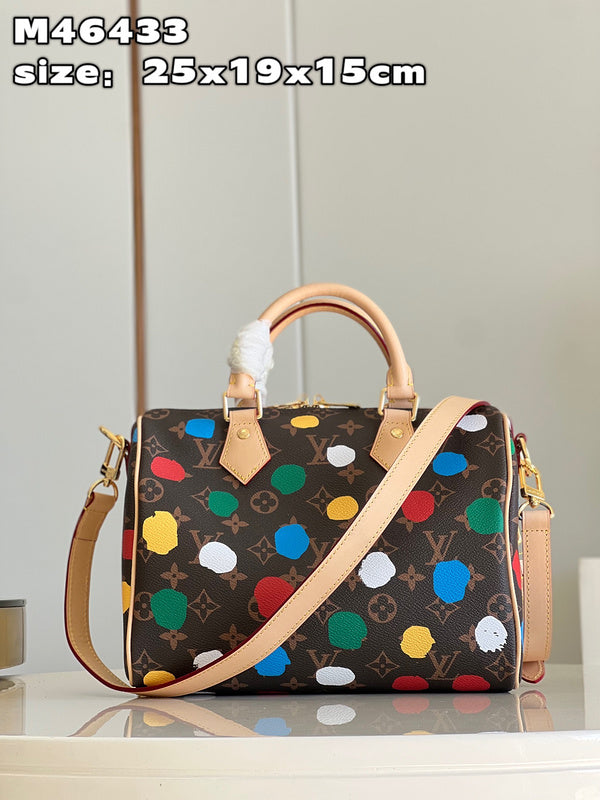 Alice Bags- Louis Vuittons - 15979