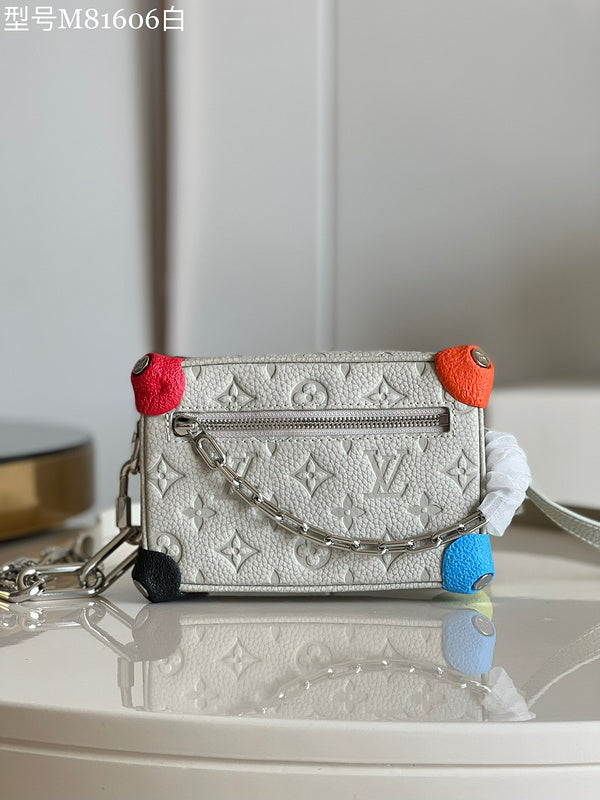 Alice Bags- Louis Vuittons - 16254
