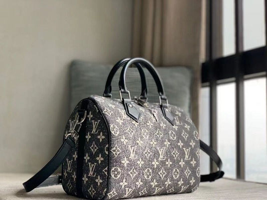 Alice Bags- Louis Vuittons - 16025