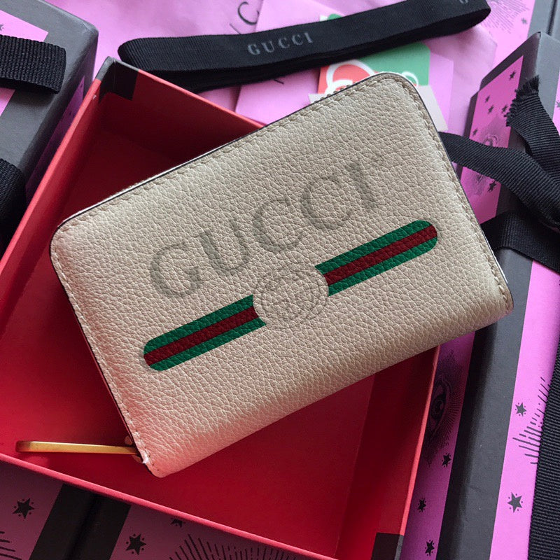 Gucci Luxury Bags 876