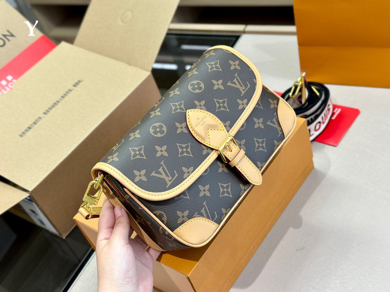 Alice bags - Louis Vuittons - 15093