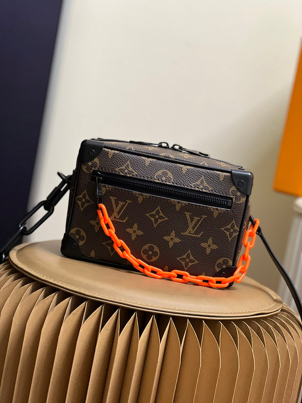Alice Bags- Louis Vuittons - 16138