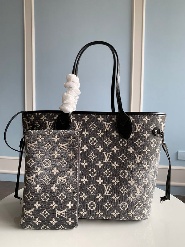 Alice Bags- Louis Vuittons - 16098