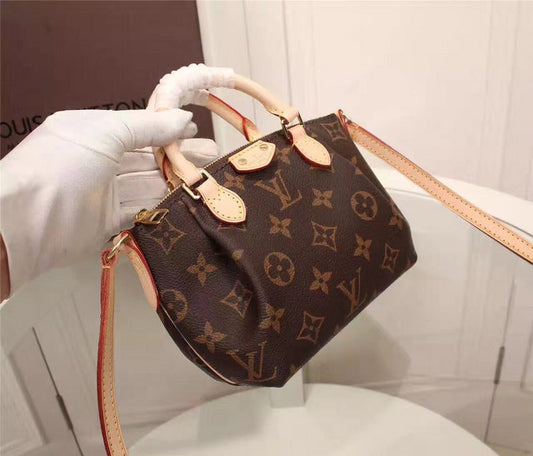 Alice Bags- Louis Vuittons - 16365