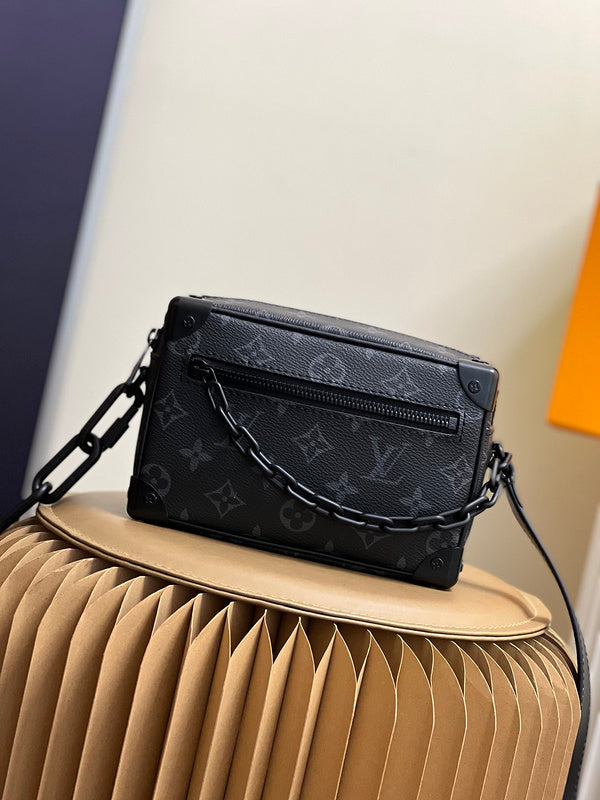 Alice Bags- Louis Vuittons - 16139